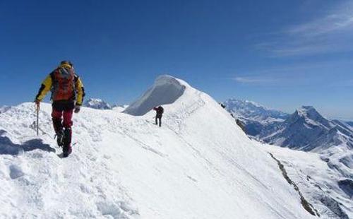 Chulu East Peak Climbing